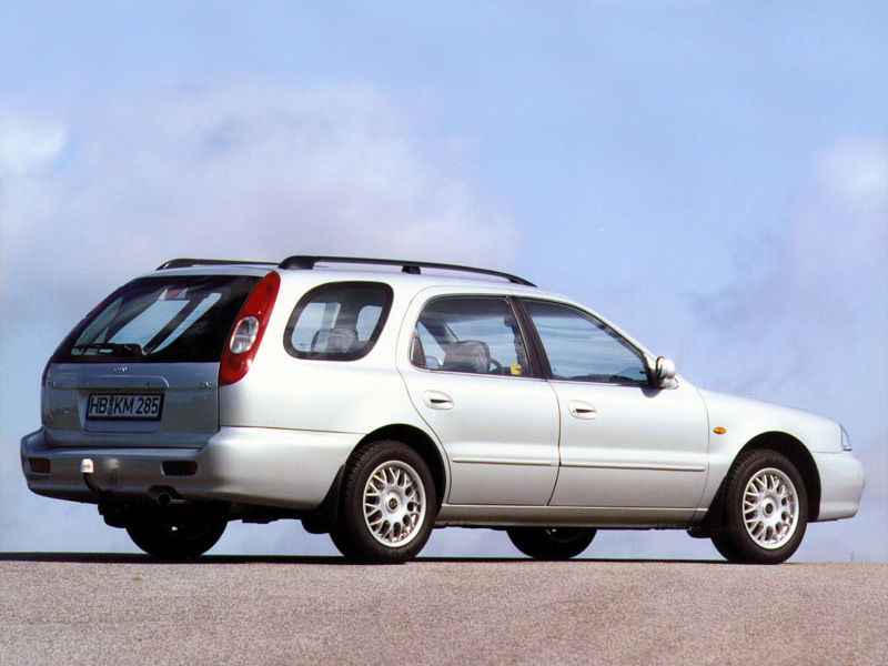 Фото Kia Clarus