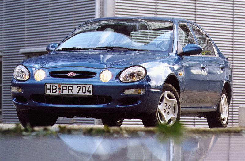 Фото Kia Shuma