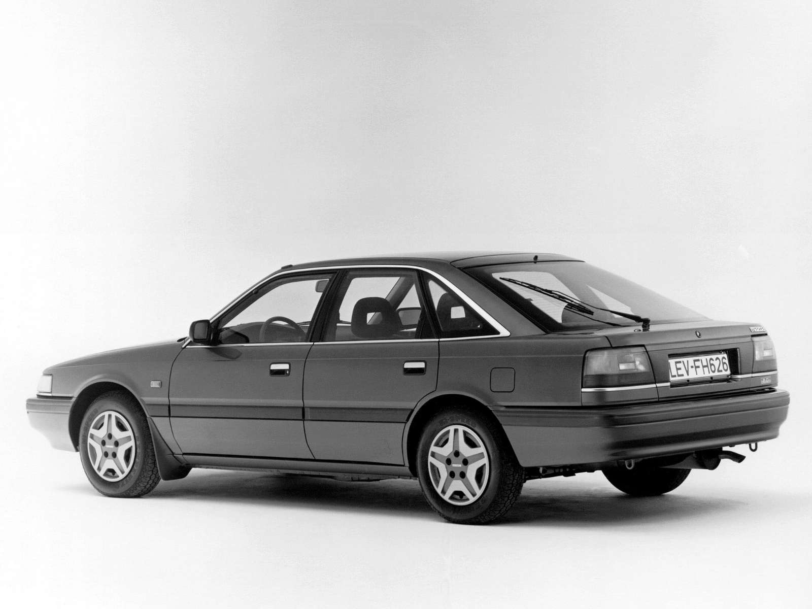 Фото Mazda Capella