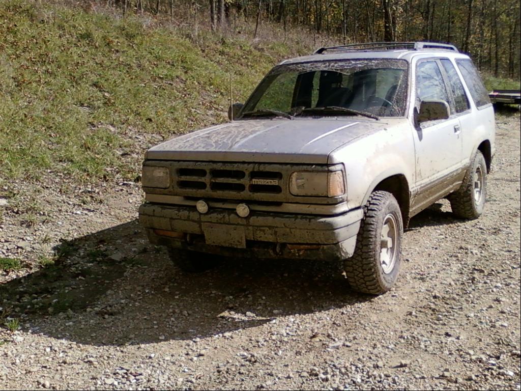 Фото Mazda Navajo
