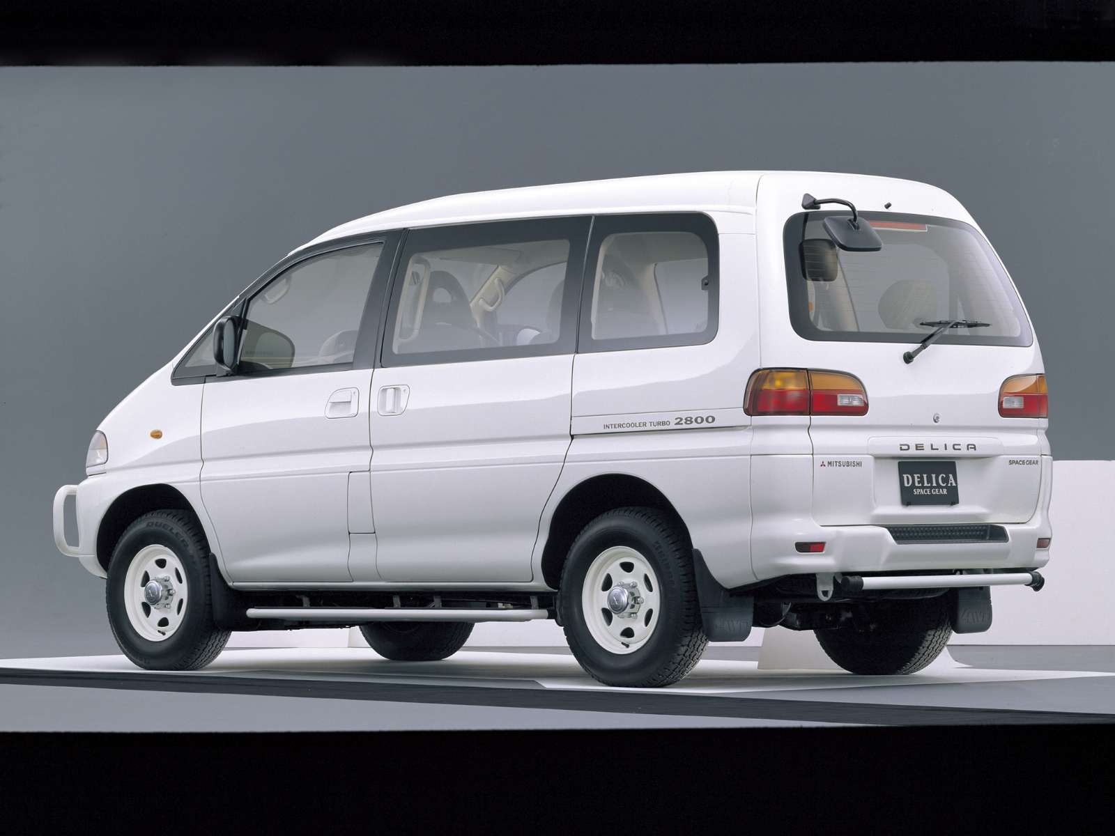 Фото Mitsubishi Delica