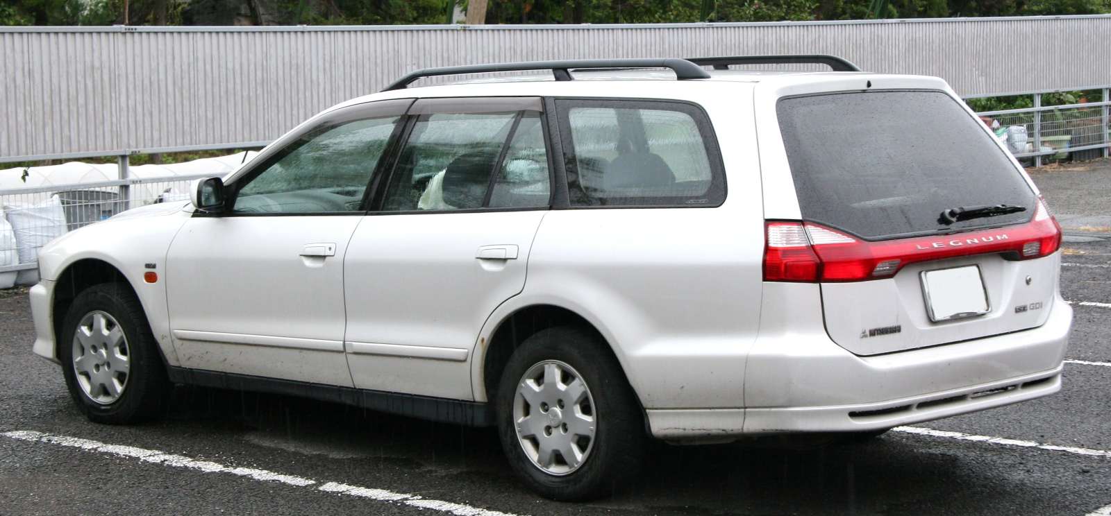 Фото Mitsubishi Legnum