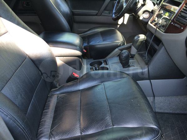 Фото Mitsubishi Montero внедорожник 3 поколение 