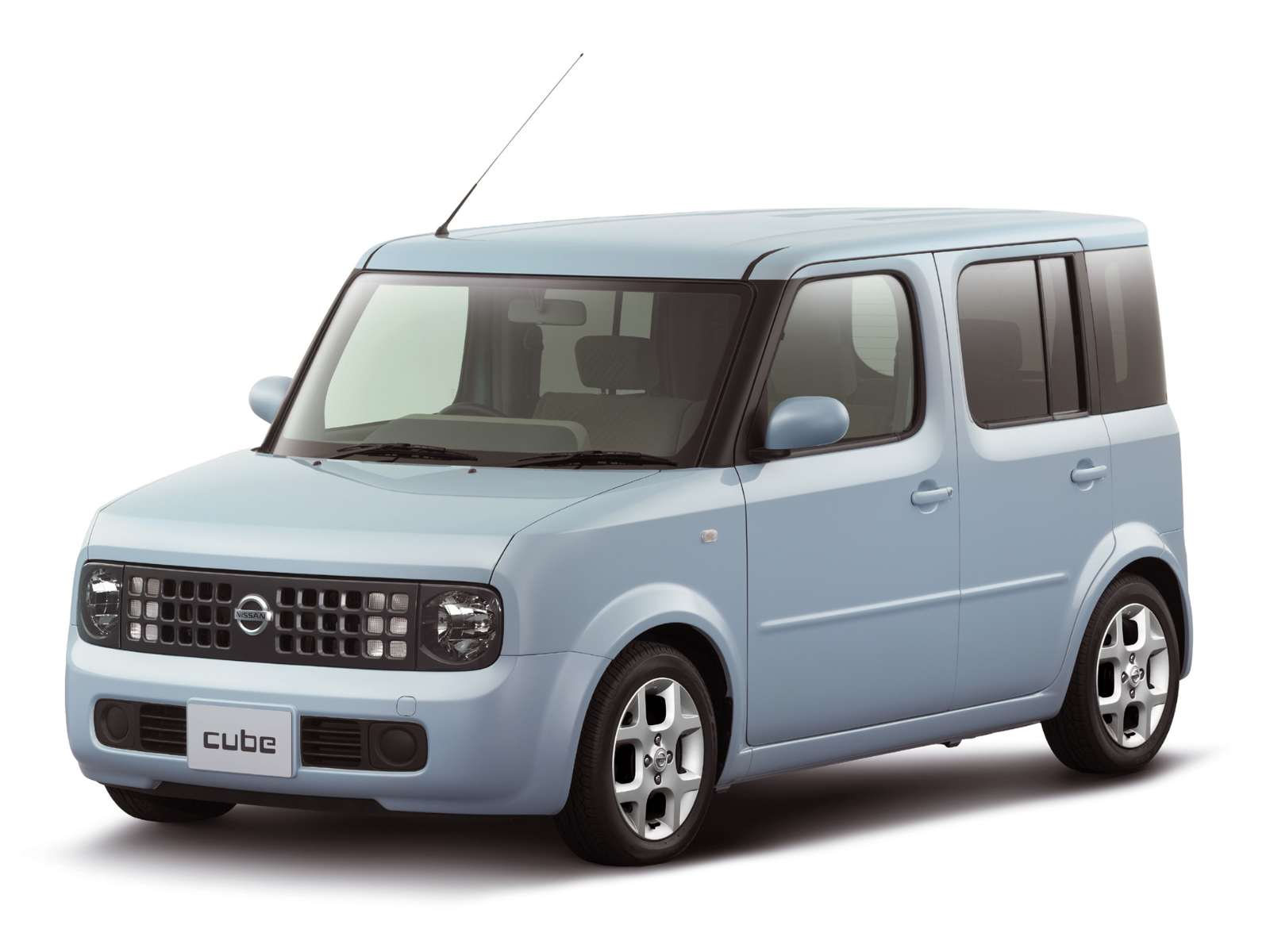 Фото Nissan Cube