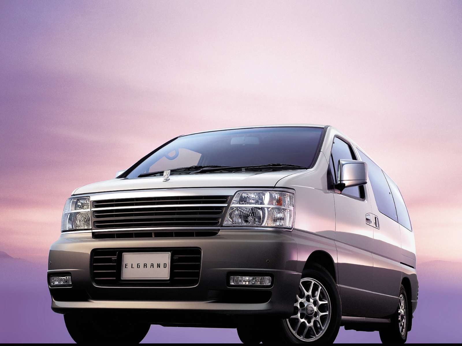 Фото Nissan Elgrand