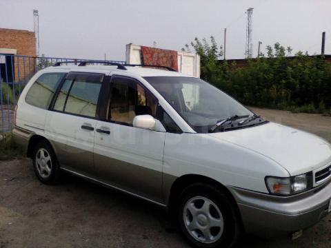 Фото Nissan Prairie