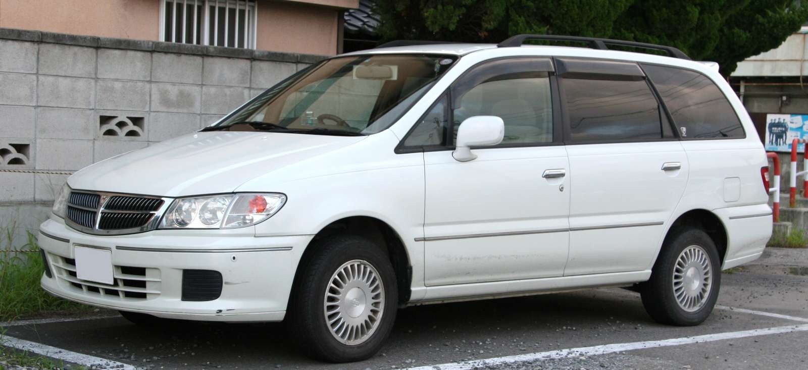 Фото Nissan Presage