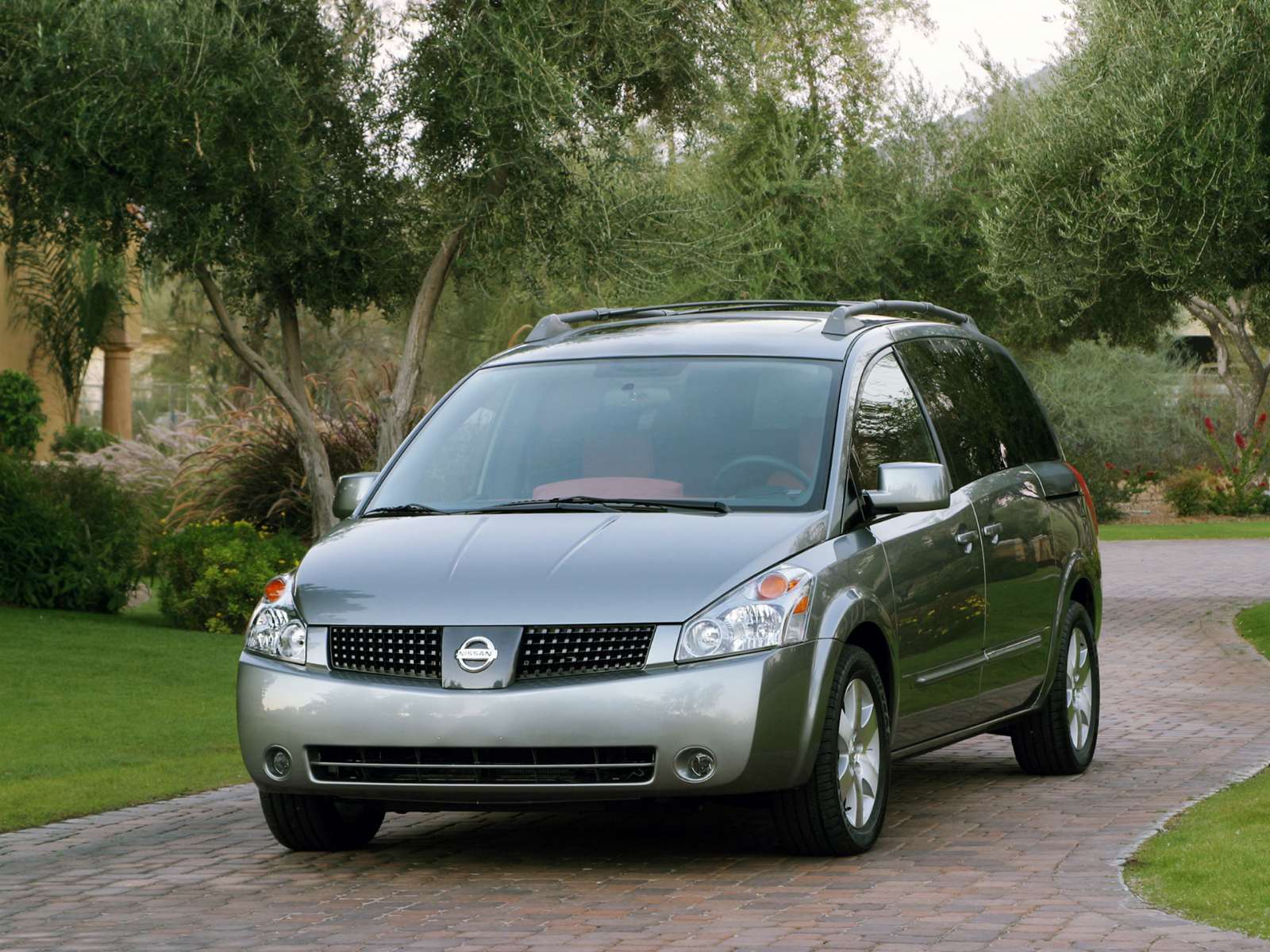 Фото Nissan Quest