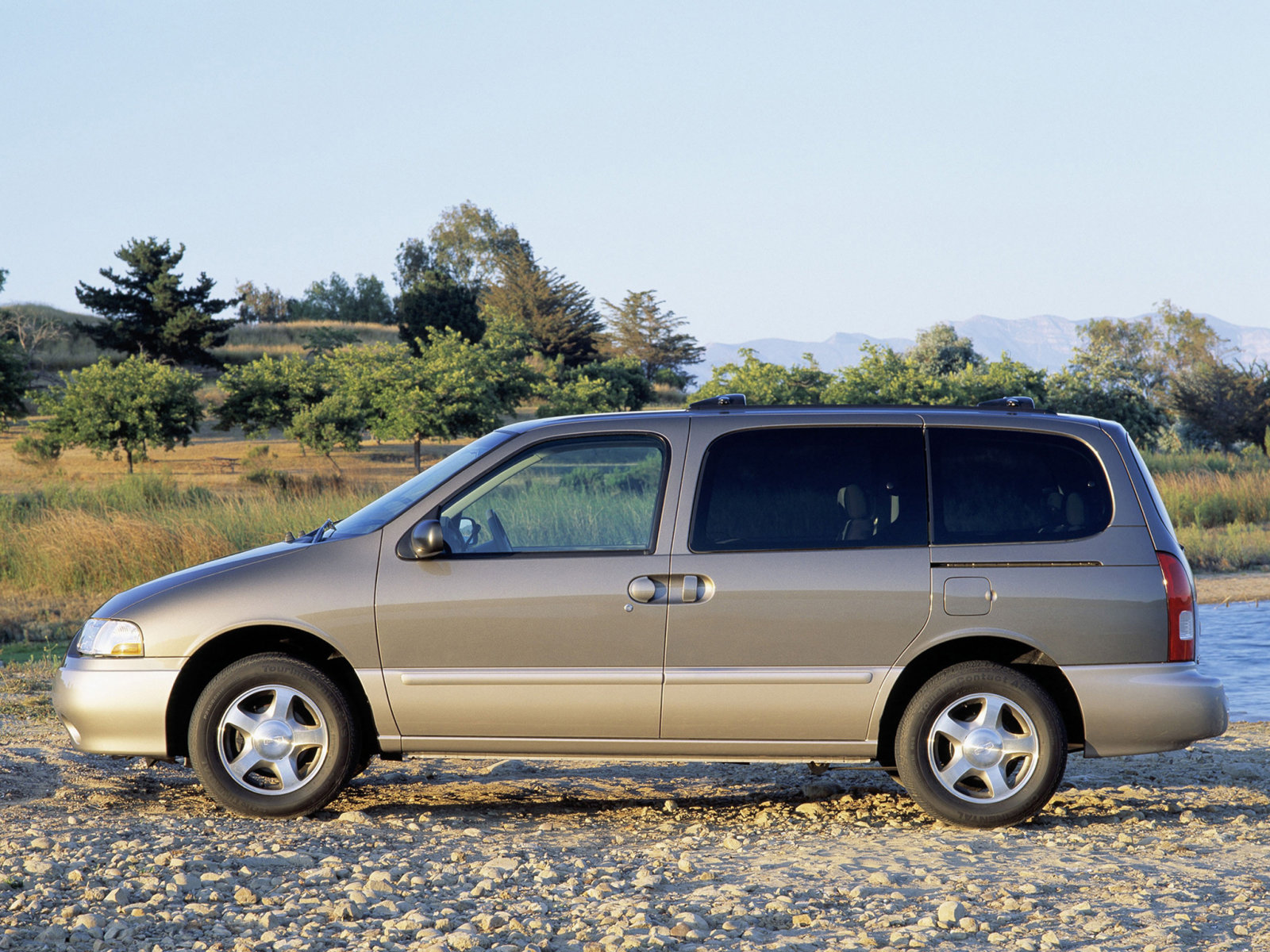 Фото Nissan Quest