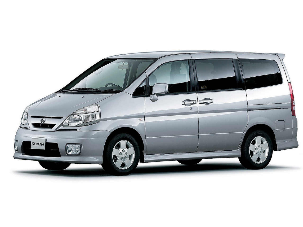 Фото Nissan Serena