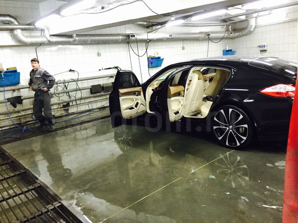 Фото Porsche Panamera фастбэк E2B 