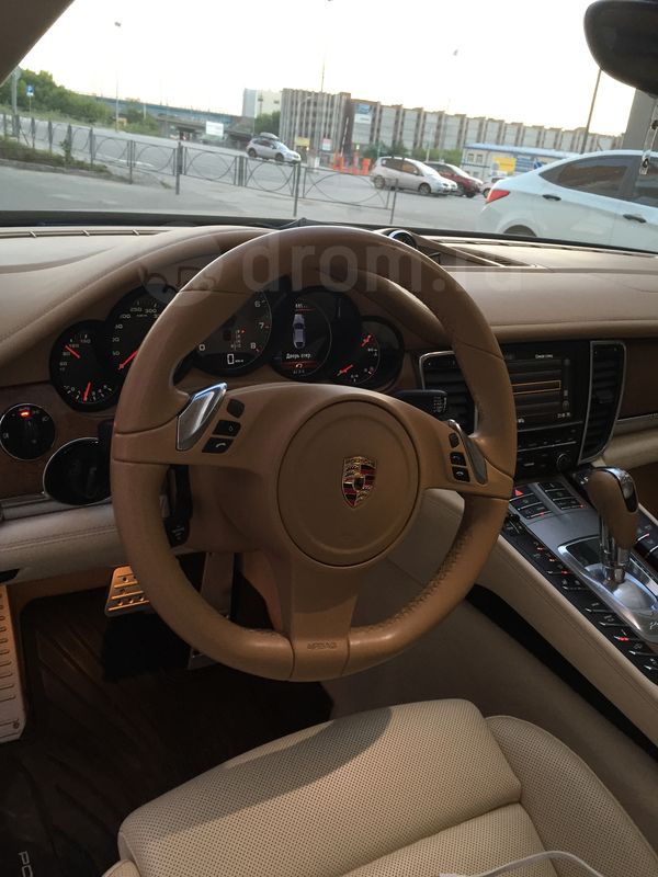 Фото Porsche Panamera фастбэк E2B 