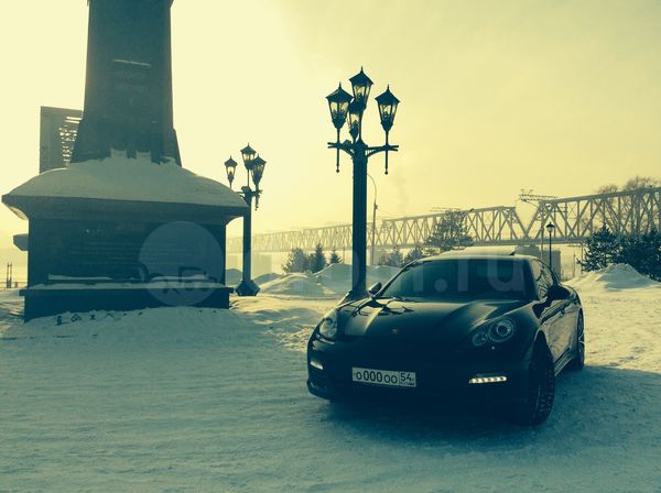 Фото Porsche Panamera фастбэк E2B 