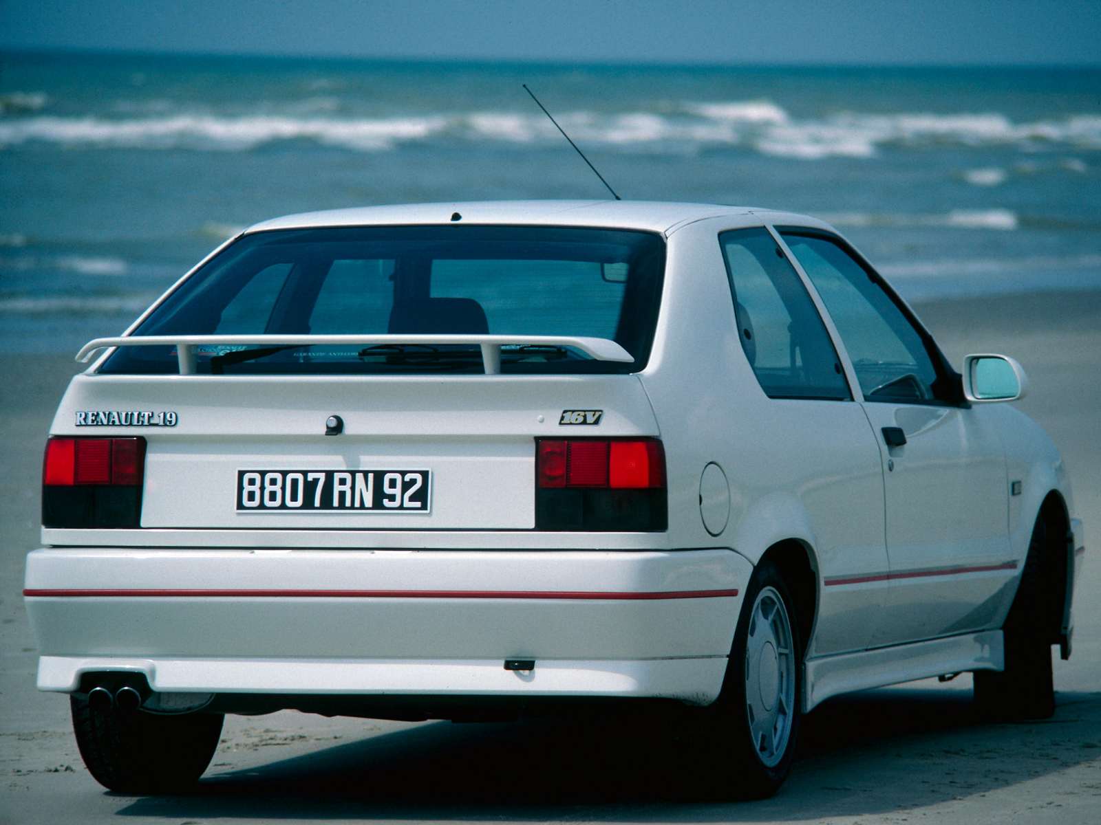Фото Renault 19