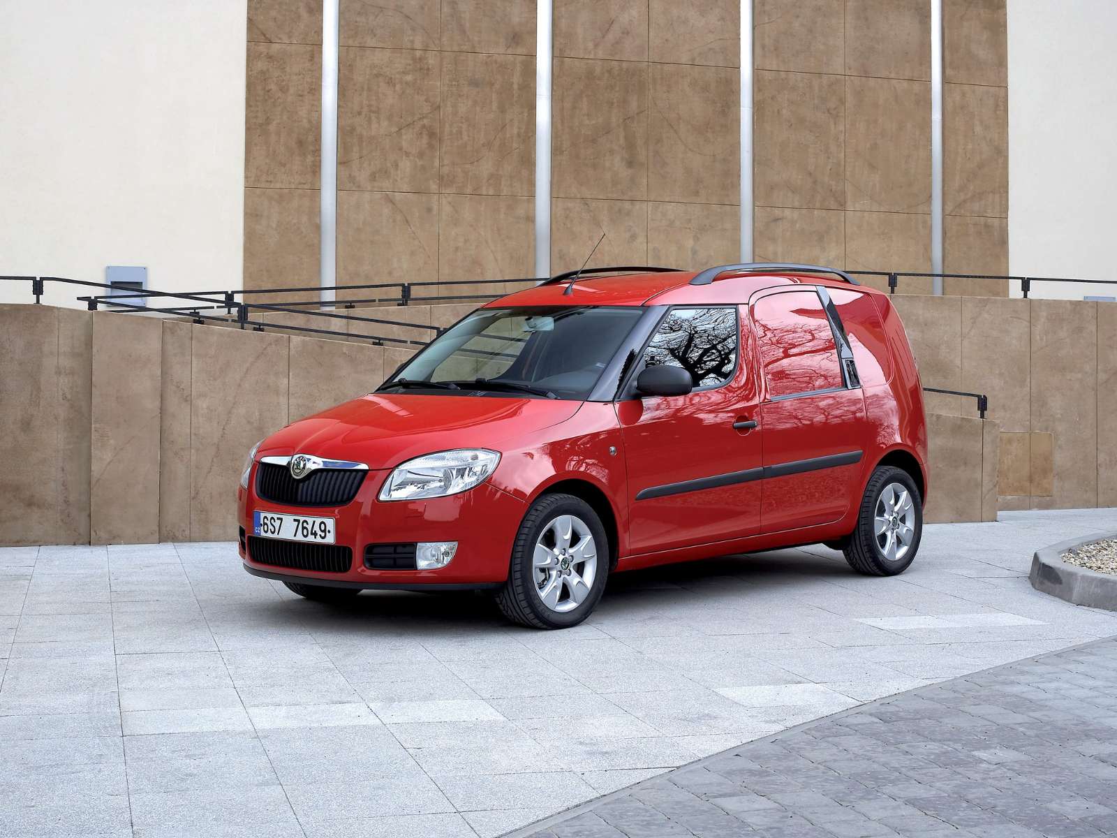 Фото Skoda Praktik
