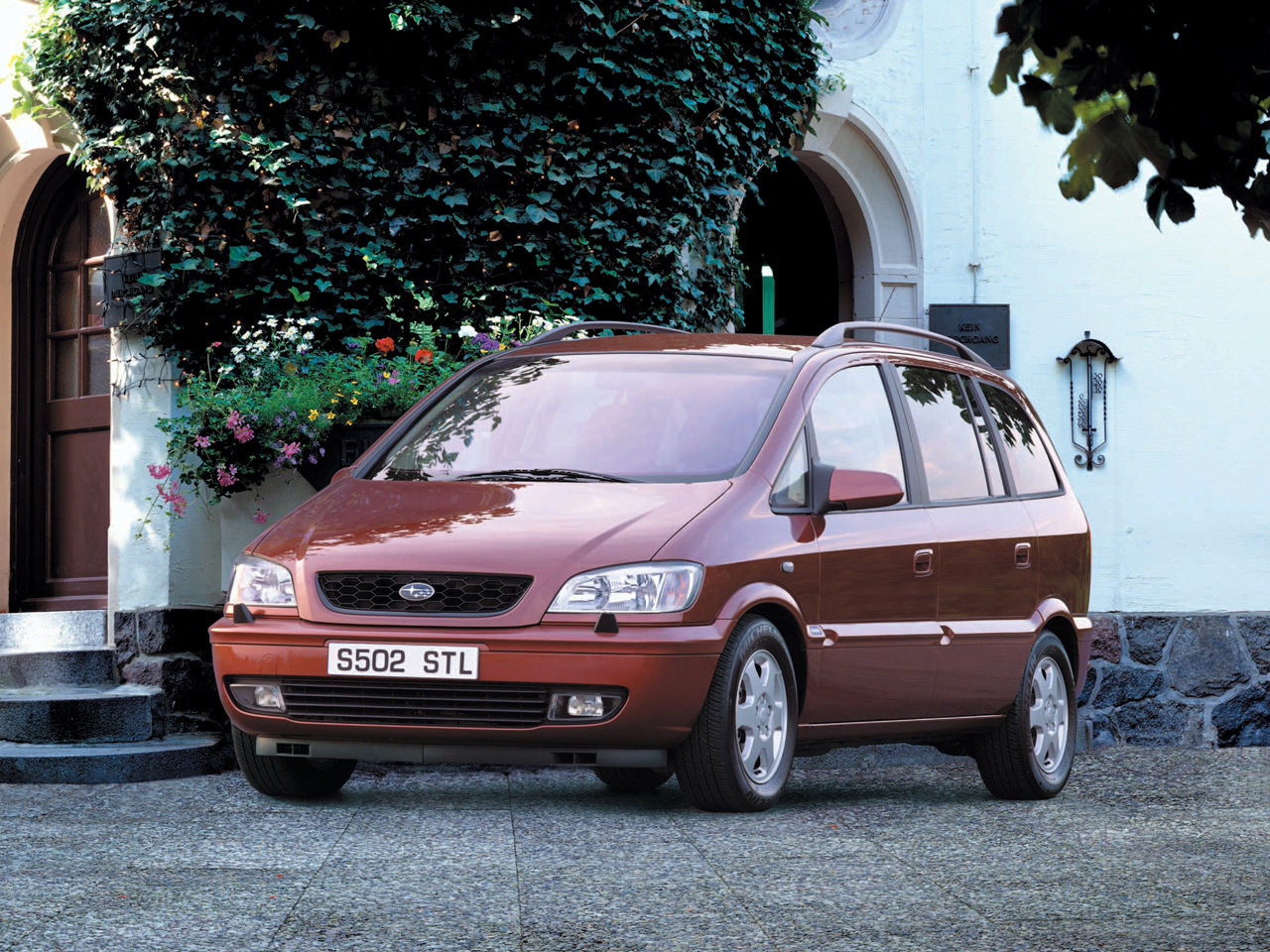 Фото Subaru Traviq