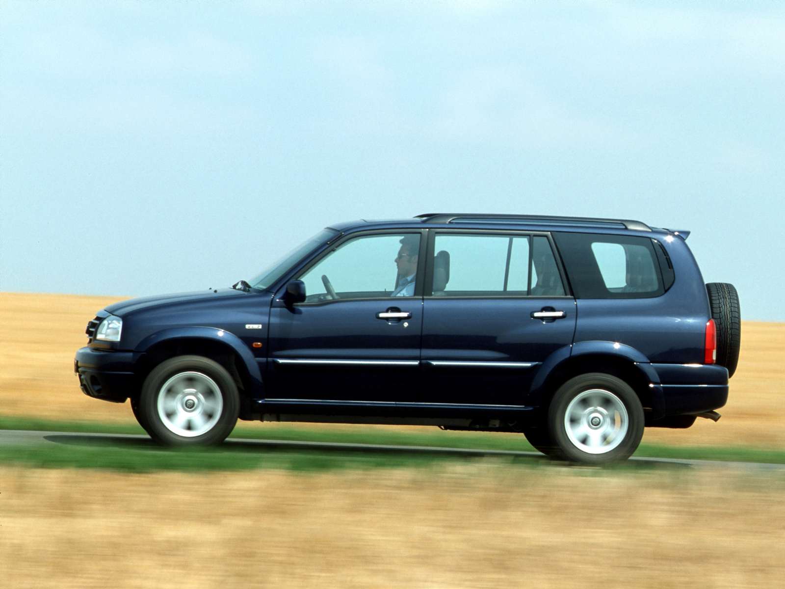Фото Suzuki XL7