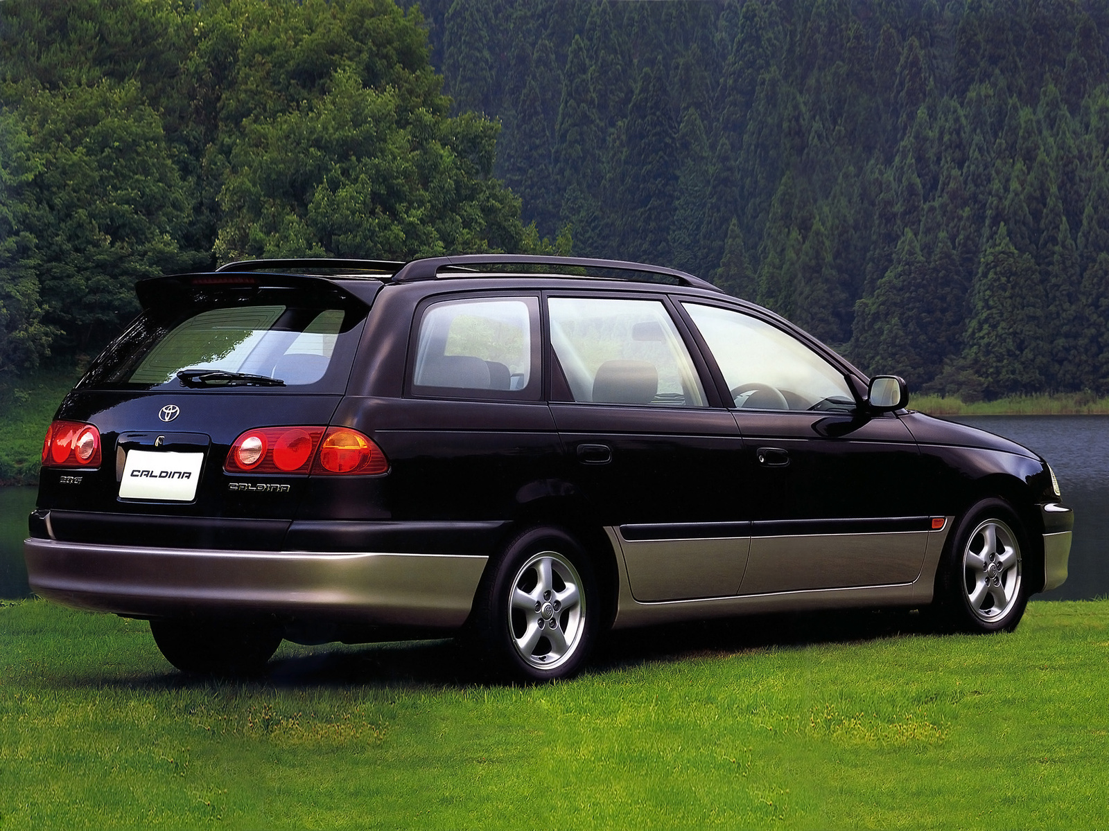 Фото Toyota Caldina