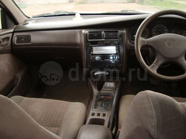 Фото Toyota Corona