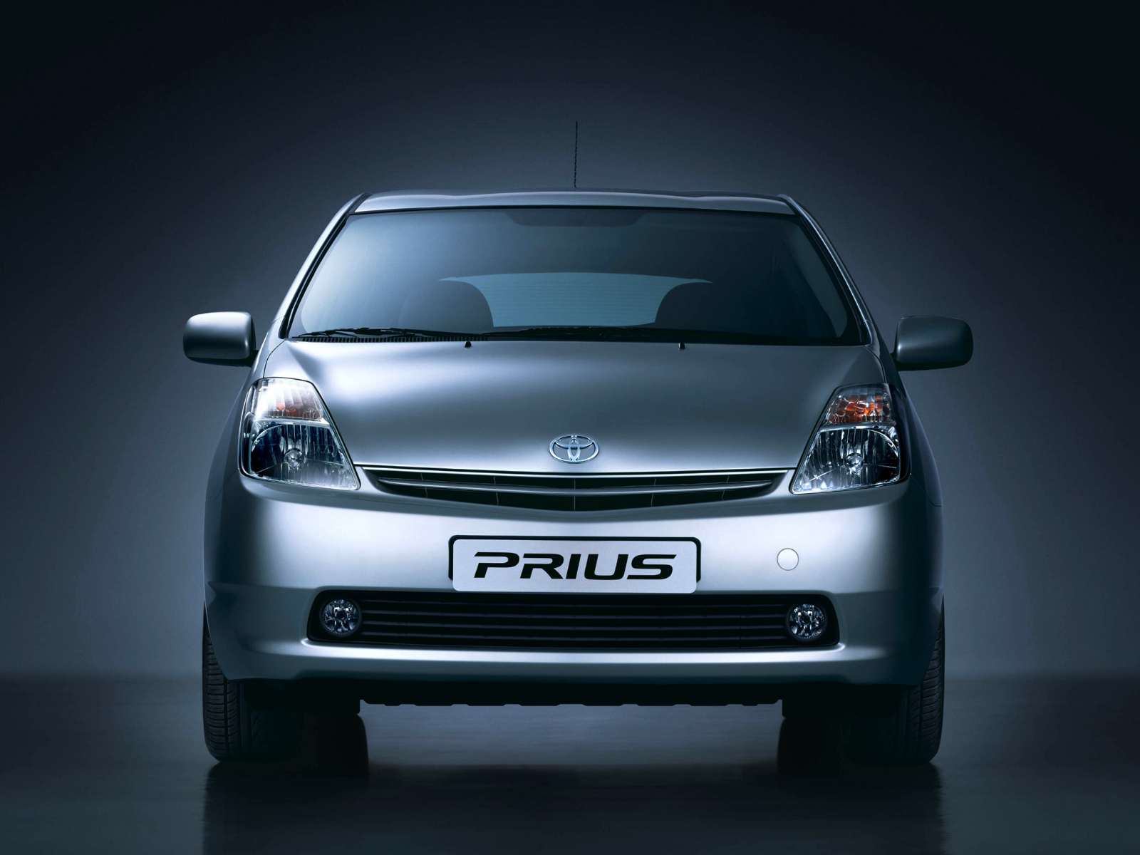 Фото Toyota Prius