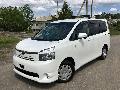Фото Toyota Voxy минивэн 2 поколение 