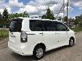Фото Toyota Voxy минивэн 2 поколение 