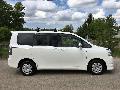 Фото Toyota Voxy минивэн 2 поколение 