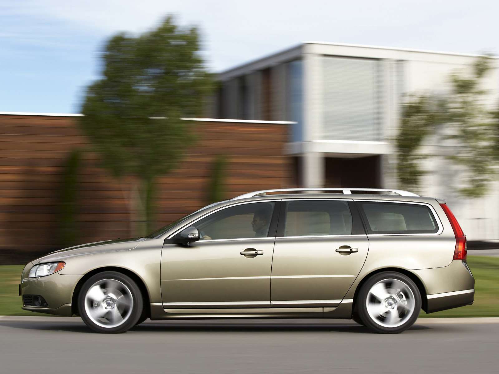 Фото Volvo V70