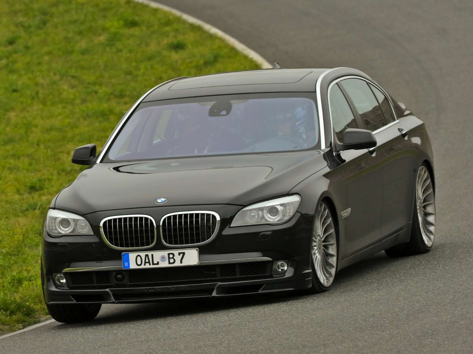 Фото Alpina B7