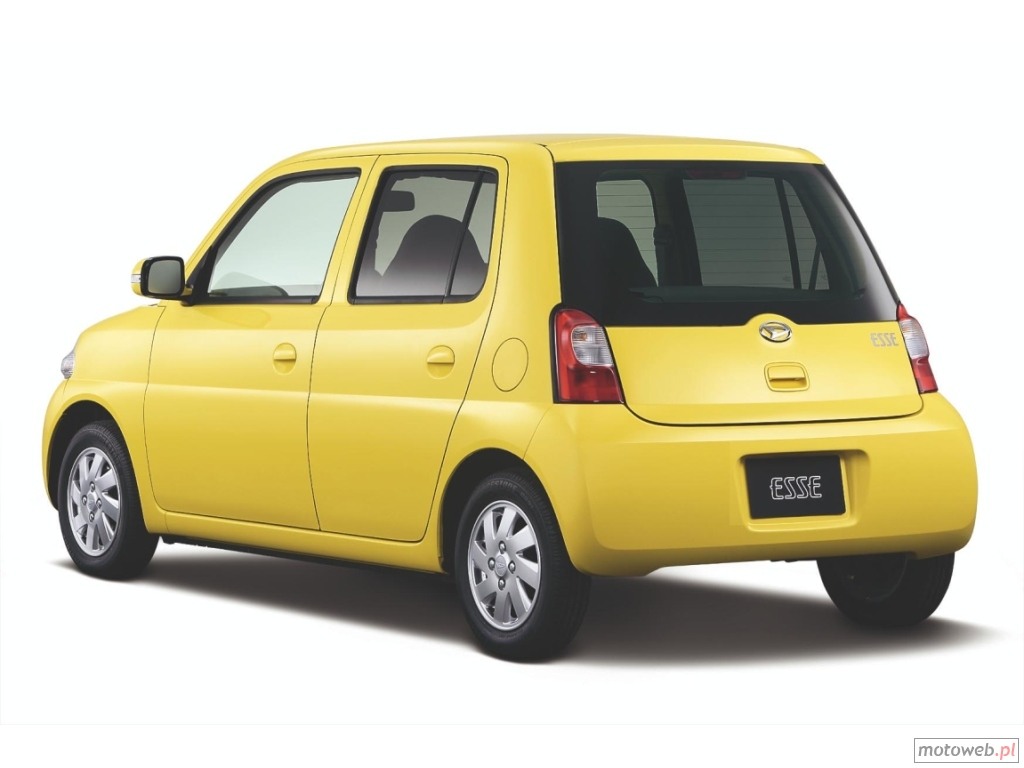 Фото Daihatsu Esse