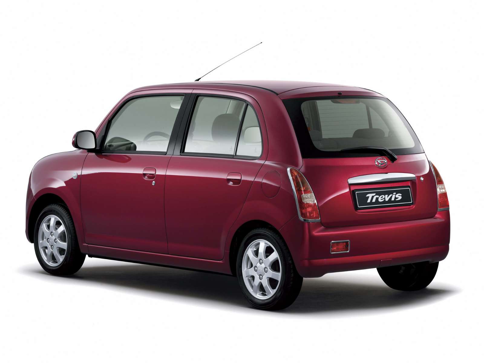 Фото Daihatsu Trevis