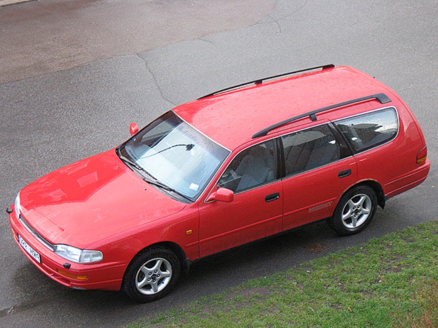 Фото Holden Apollo