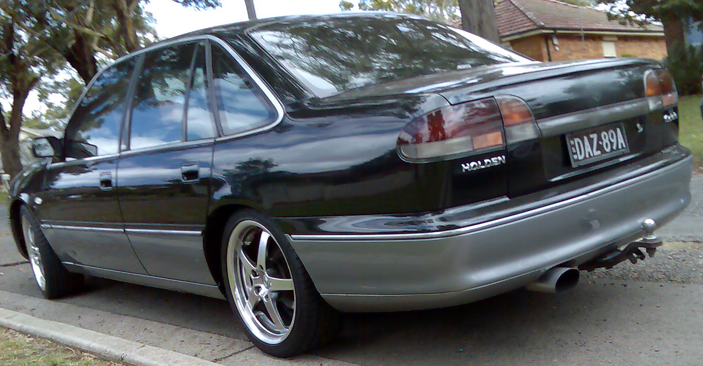 Фото Holden Calais