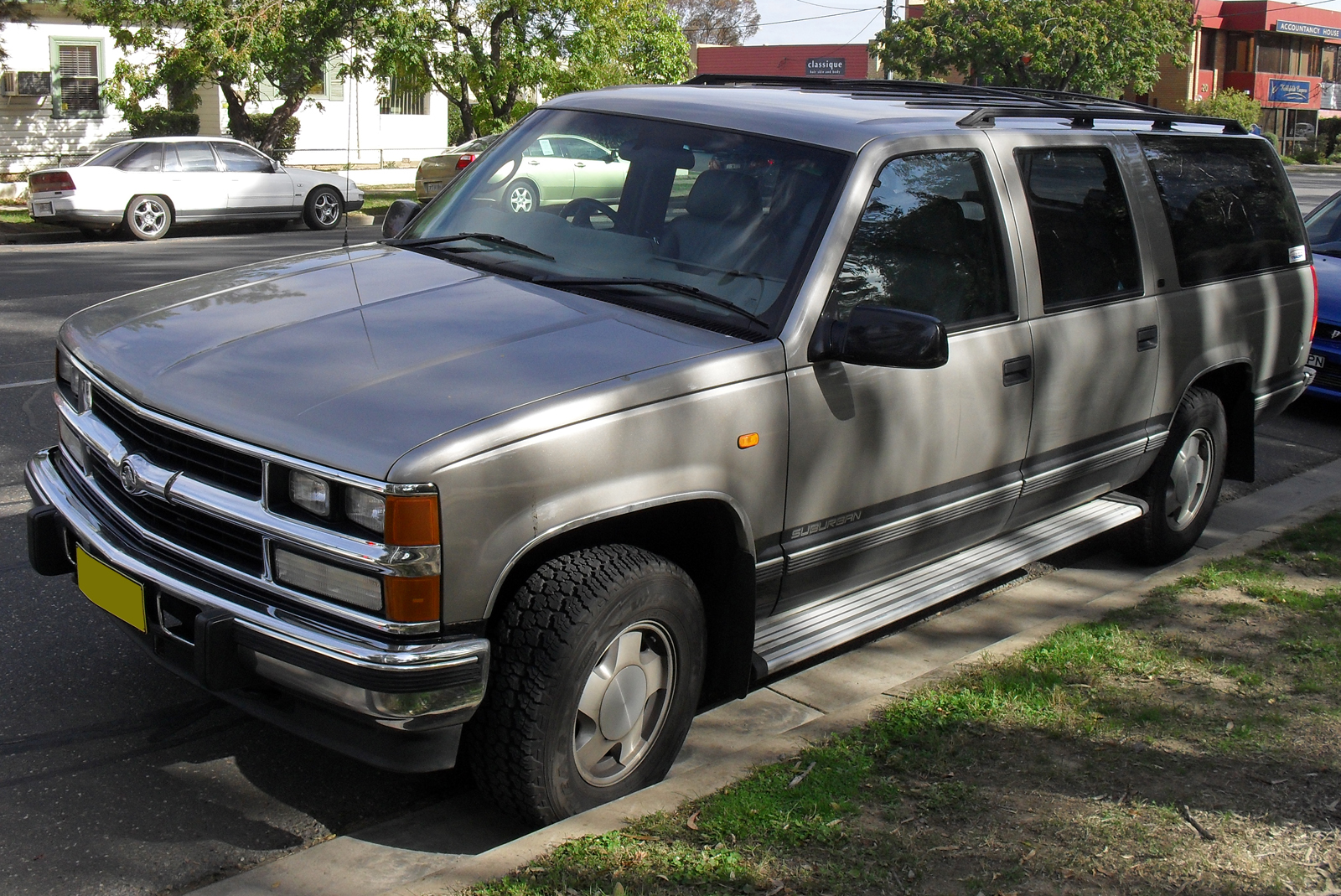 Фото Holden Suburban