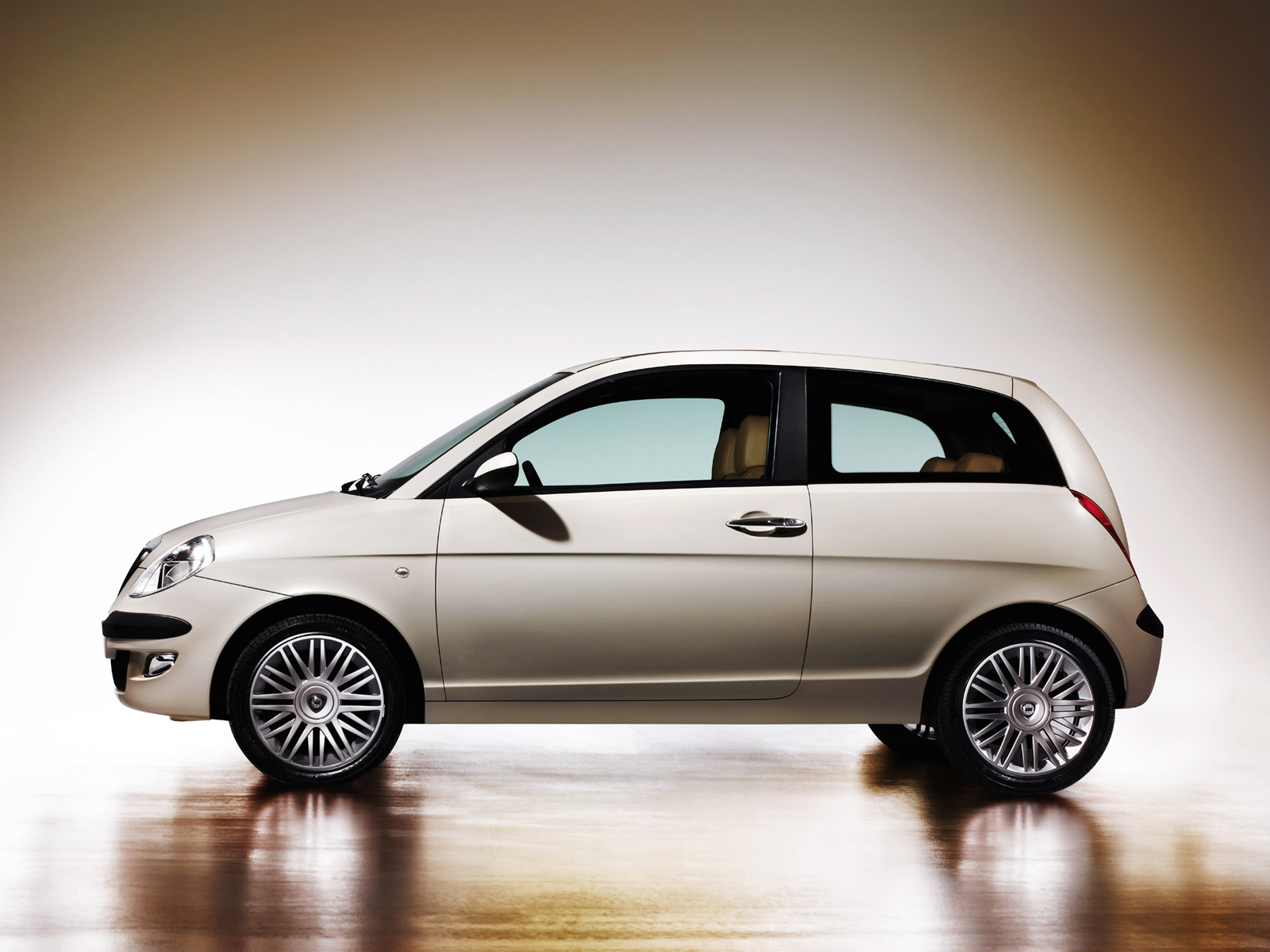 Фото Lancia Y/Ypsilon