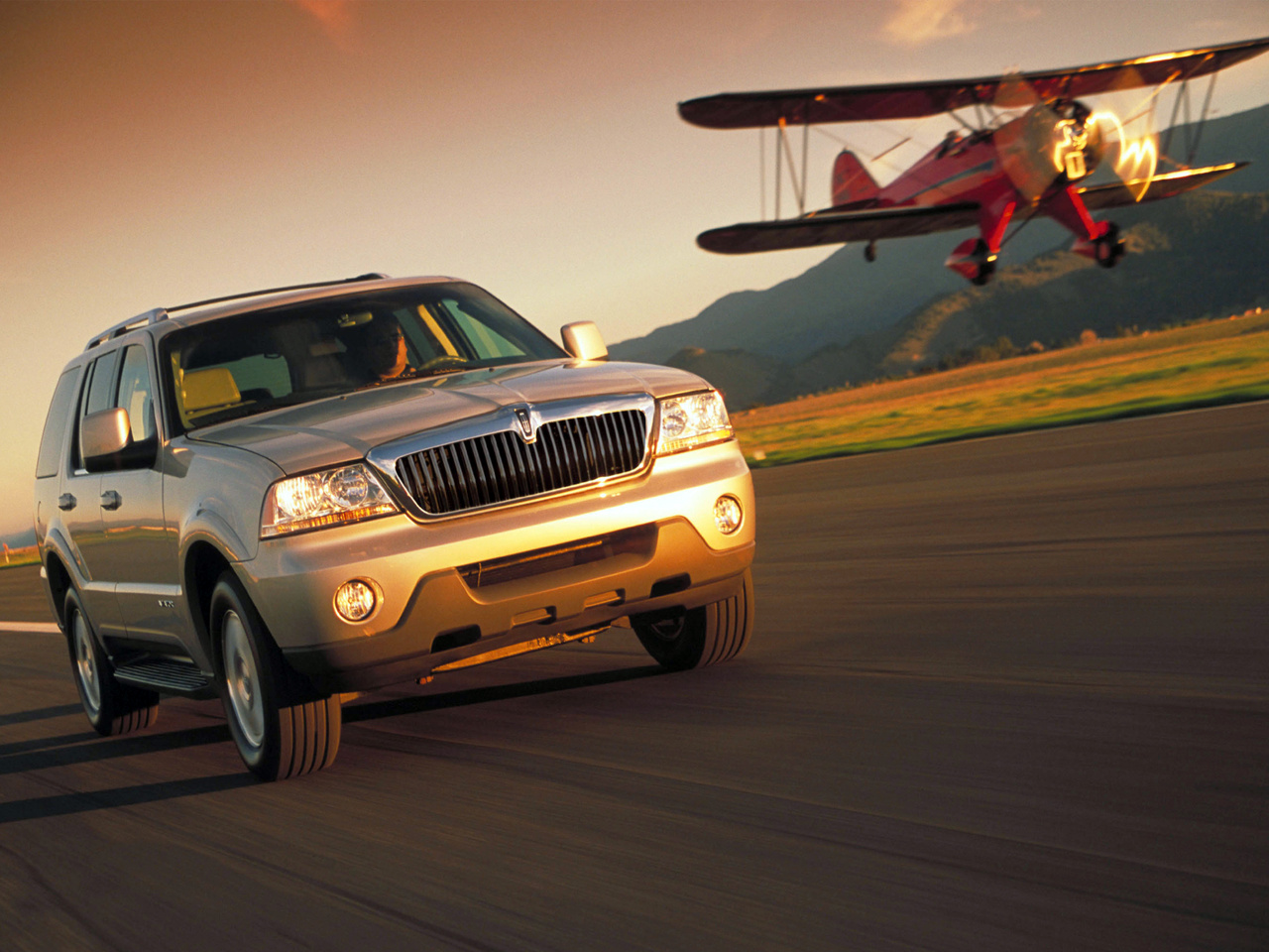 Фото Lincoln Aviator
