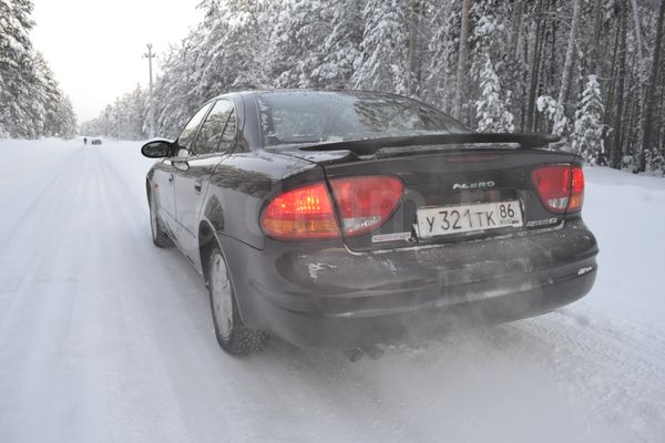 Фото Oldsmobile Alero седан 1 поколение 