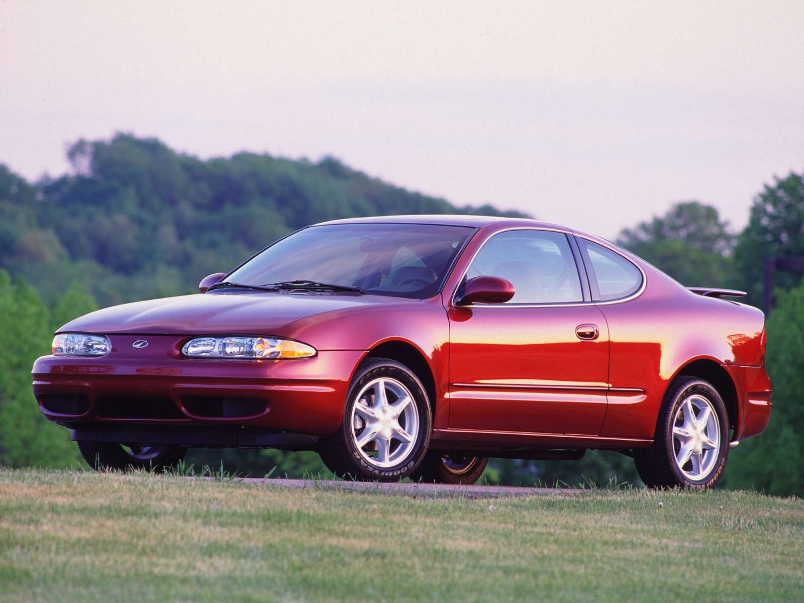 Фото Oldsmobile Alero