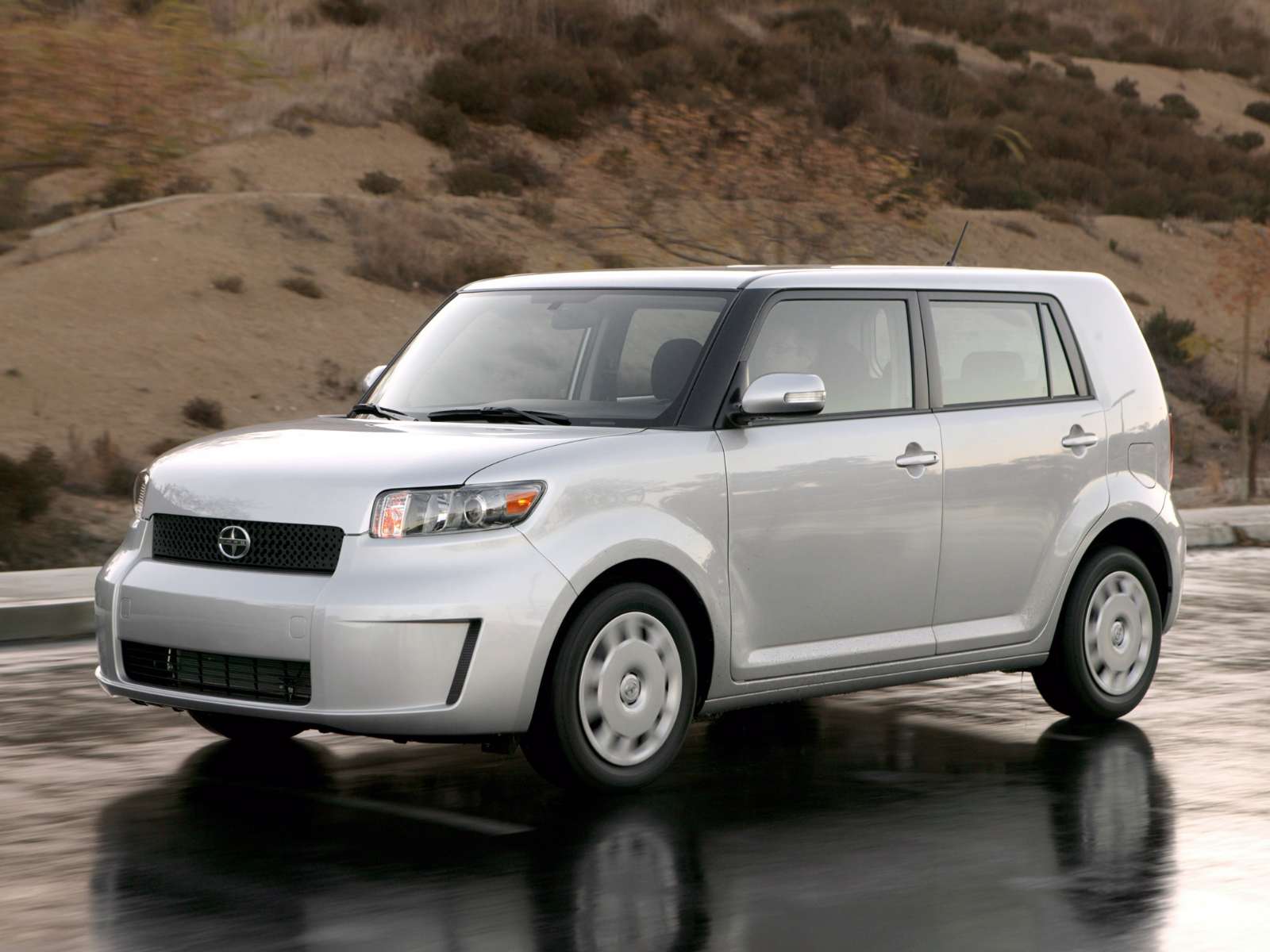 Фото Scion xB