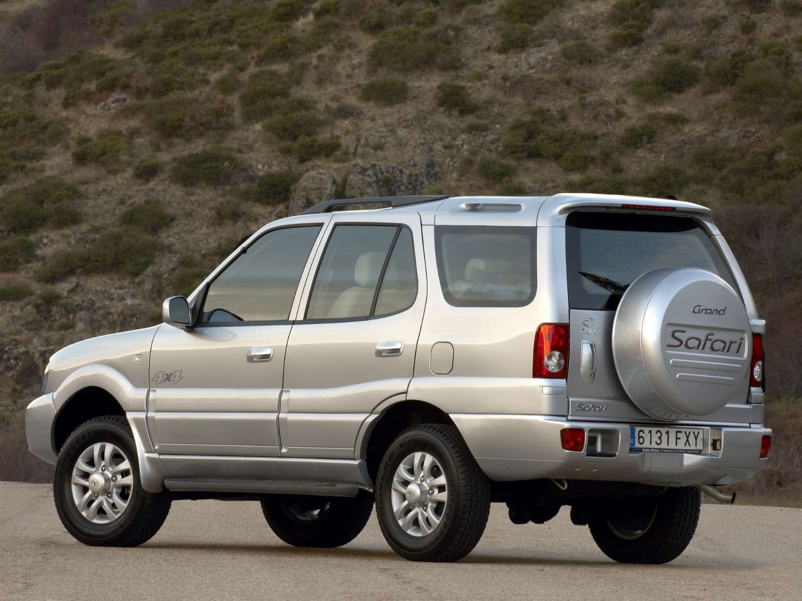 Фото Tata Safari