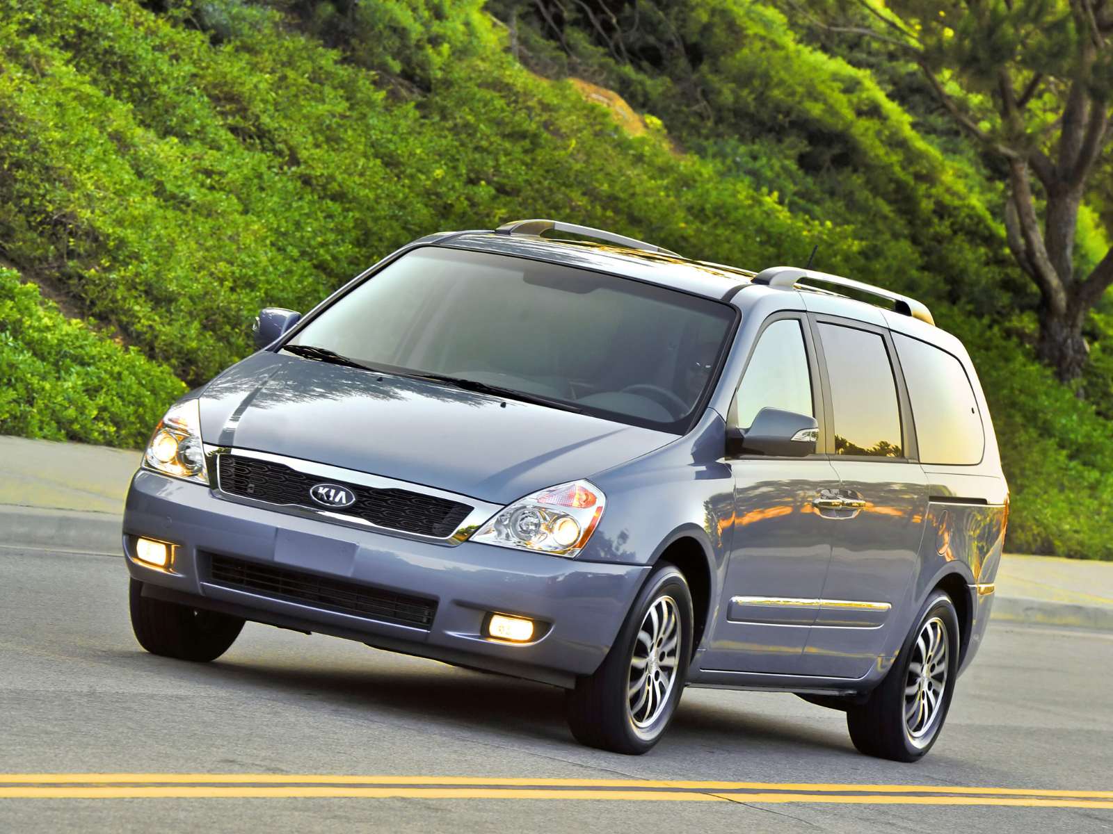Фото Kia Sedona
