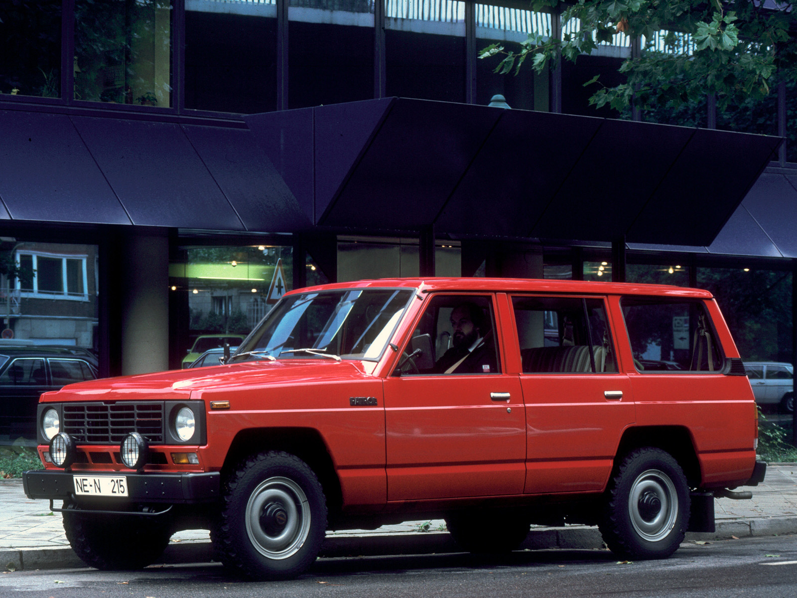 Фото Nissan Safari