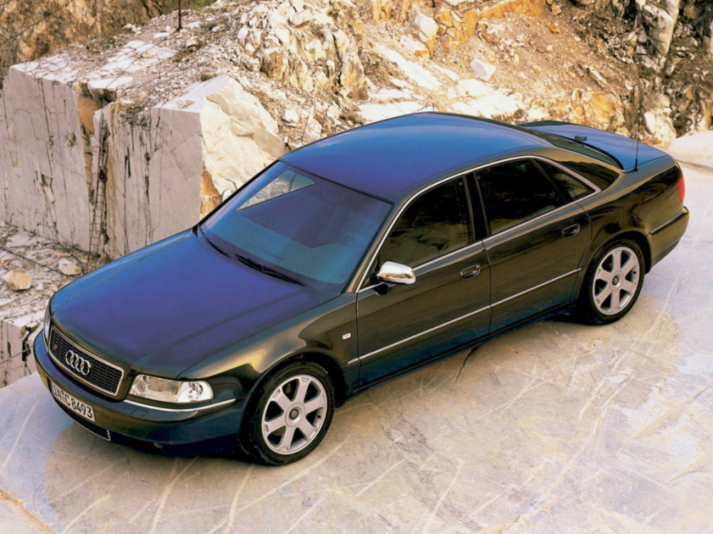 Фото Audi S8