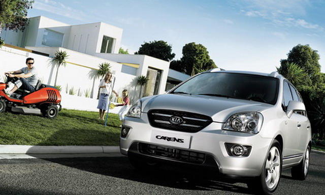 Фото Kia Carens