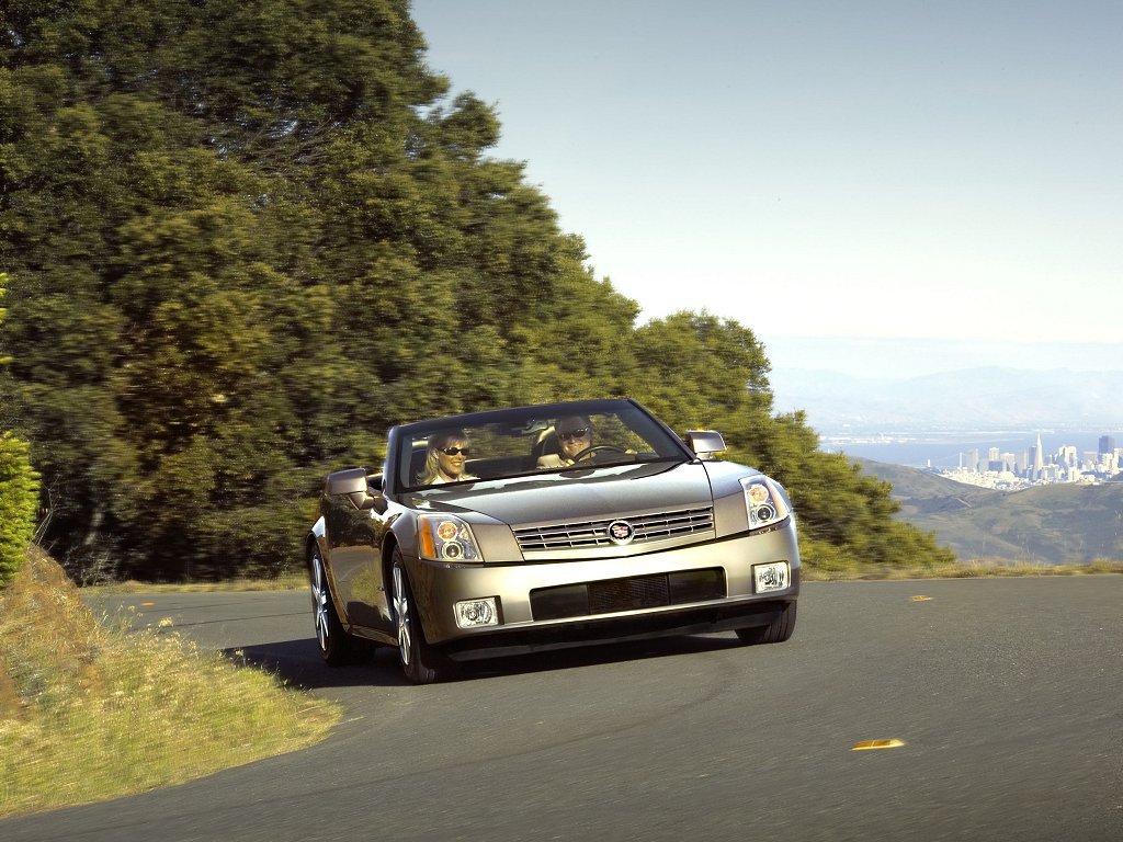 Фото Cadillac XLR