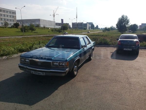 Фото Ford Crown Victoria