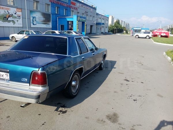 Фото Ford Crown Victoria