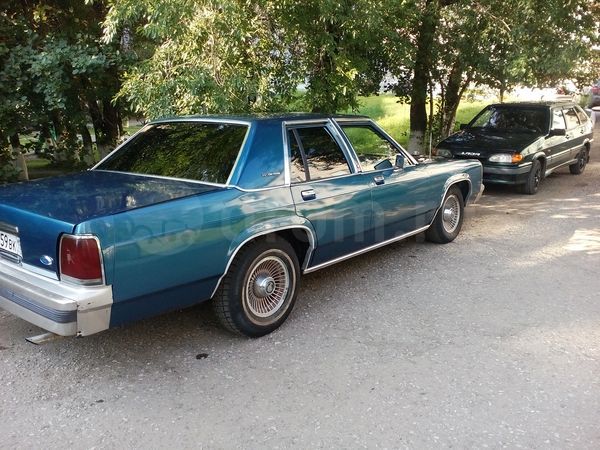 Фото Ford Crown Victoria