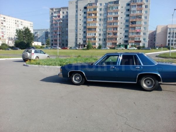 Фото Ford Crown Victoria седан 2 поколение 