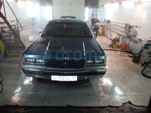 Фото Ford Crown Victoria седан 2 поколение 
